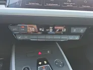 Audi Q4 e-tron 35 Launch edition Advanced 55 kWh | 1e Eigenaar | Dealer onderhouden | Android Auto/ Apple Carplay | Adaptieve Cruise Control | Dodehoekdetectie | Navigatie pack | 20'' velgen | 12 maanden garantie