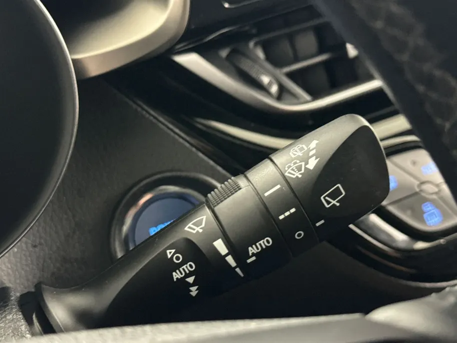 Toyota C-HR 1.8 Hybrid Dynamic Automaat | Navigatie | 18'' L.M. Velgen | Parkeercamera