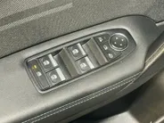 Renault Captur 145PK E-Tech Full Hybrid Esprit Alpine Automaat | Harman Kardon Audio | Stuurwielverwarming | 360 Camera | Parkeersensoren | Apple CarPlay/Android Auto | Navi | Climate Control | Adaptive Cruise Control |