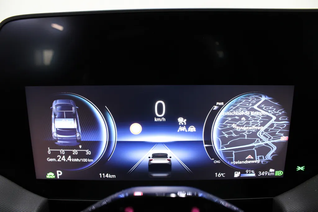 Suzuki e Vitara Style 61 kWh / Stoel + Stuurverwarming / 360° Camera / Navigatie /