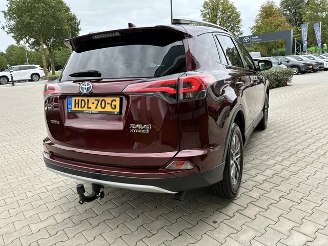Toyota RAV4 2.5 Hybrid AWD Style
