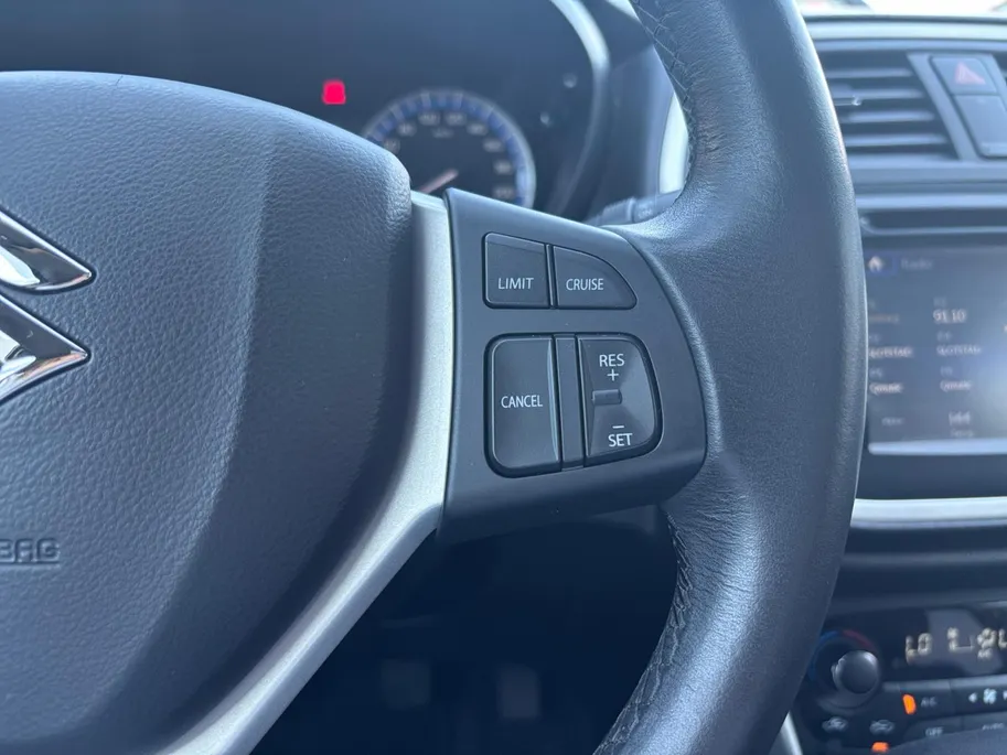 Suzuki S-Cross SX4 1.6 High Executive | Dealer onderhouden | Panoramadak | Trekhaak | Lederen bekleding | Stoelverwarming | 12 maanden garantie! |