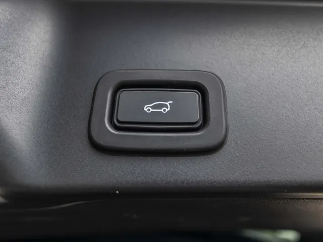 Land Rover Range Rover Evoque 2.0 D180 AWD R-Dynamic S