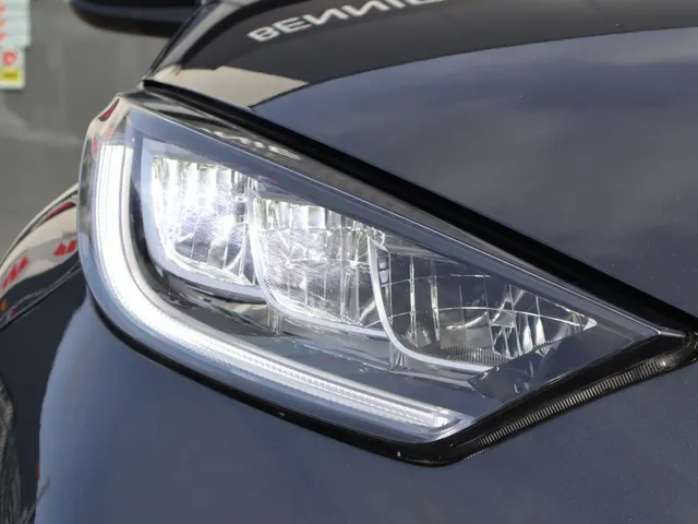 Toyota Yaris 1.5 Hybrid Dynamic Limited | Stoelverwarming | Parkeersensoren