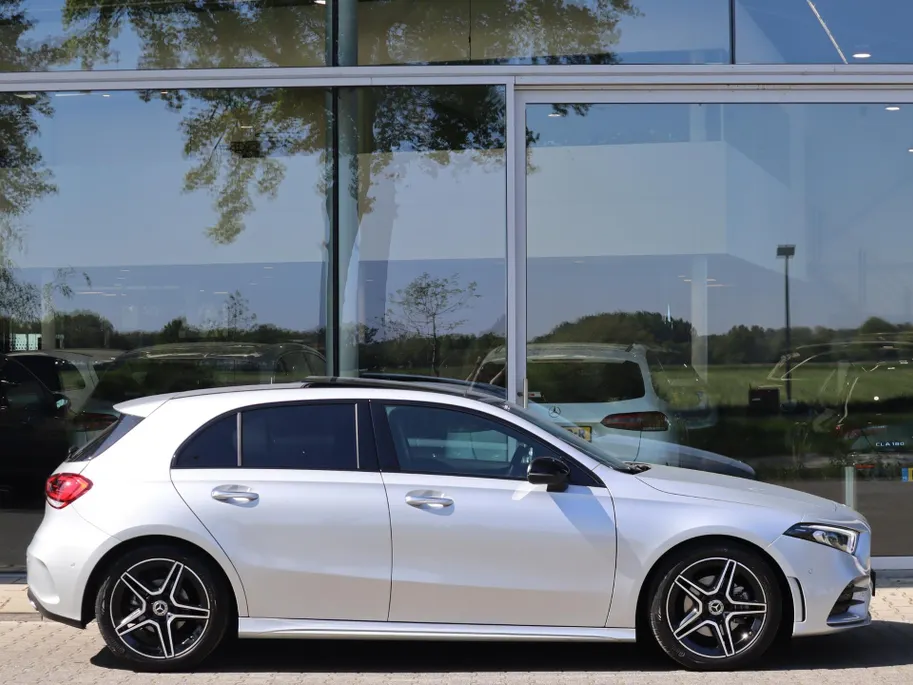 Mercedes-Benz A-Klasse 180 AMG Line l Panorama dak l Keyless entry l Achteruitrij camera l Stoelverwarming