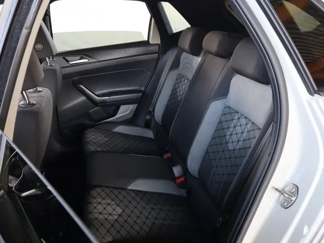 Volkswagen Polo 1.0 TSI R-Line | Adaptive Cruise | App Connect