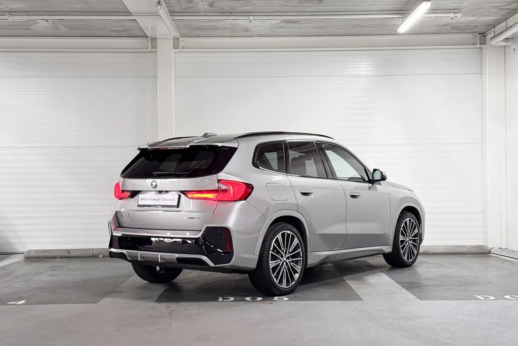 BMW iX1 xDrive30