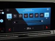 Volkswagen Golf 1.5eTSI/130PK R-Line DSG Volkswagen Golf 1.5eTSI/131PK R-Line DSG · Panoramadak · Apple/Android Car Play · Stoel & Stuurverwarming · Navigatie · LED ·