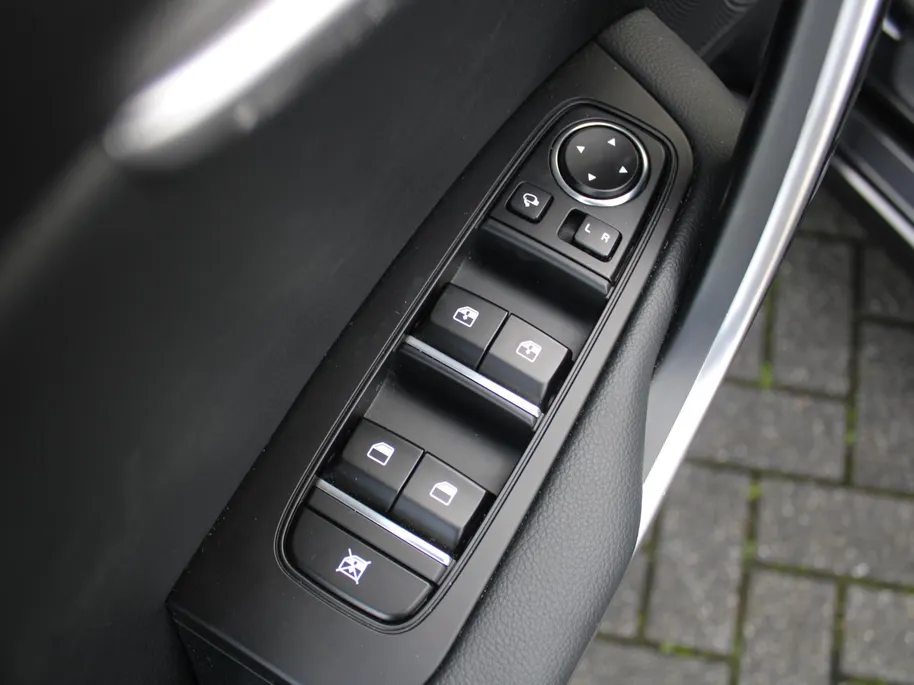 Kia Ceed Sportswagon 1.5 T-GDi DynamicPlusLine | Stoel- & stuurverwarming | Camera | Clima | Cruise adapt. | LED | Navi | Elek. achterklep | 16' LM |