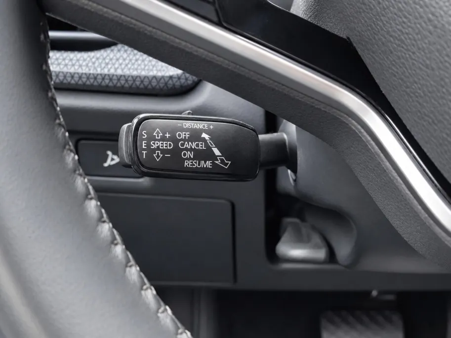 Škoda Elroq 60 204pk Selection · SOH 98,3% · Camera · Apple/Android Car Play · P-Sensoren · Cruise Control · Dodehoek Detectie · 19'' Inch · Apple/Android Car Play ·