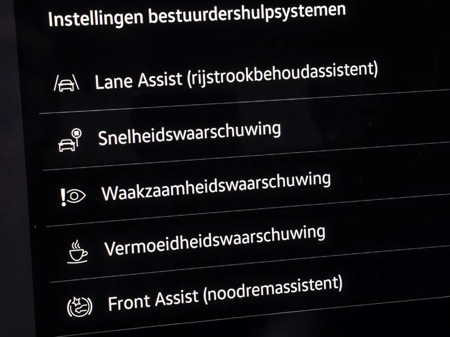 Volkswagen Golf variant Life Edition 1.5 eTSI 116 pk 7 versn. DSG · Achteruitrijcamera · draadloze telefoonlader · Prijs is inclusief inruilpremie · MEGA SALE