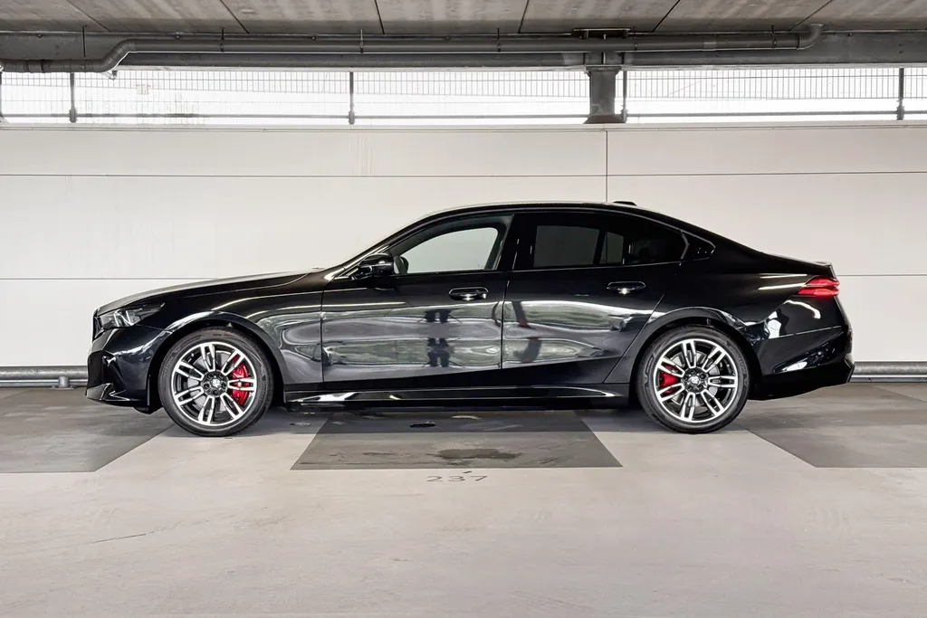 BMW i5 Sedan xDrive40 84 kWh