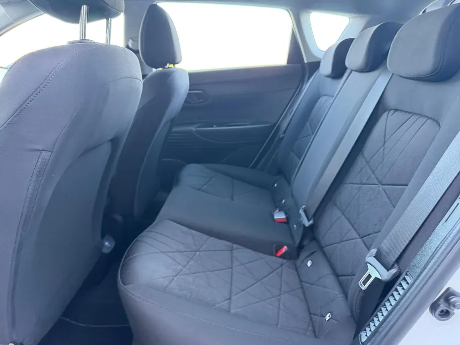 Hyundai Bayon 1.0 T-GDI Comfort 100PK | Navigatie | Apple Carplay & Android Auto | Achteruitrijcamera | Cruise control | Parkeersensoren achter | Lichtmetalen velgen |