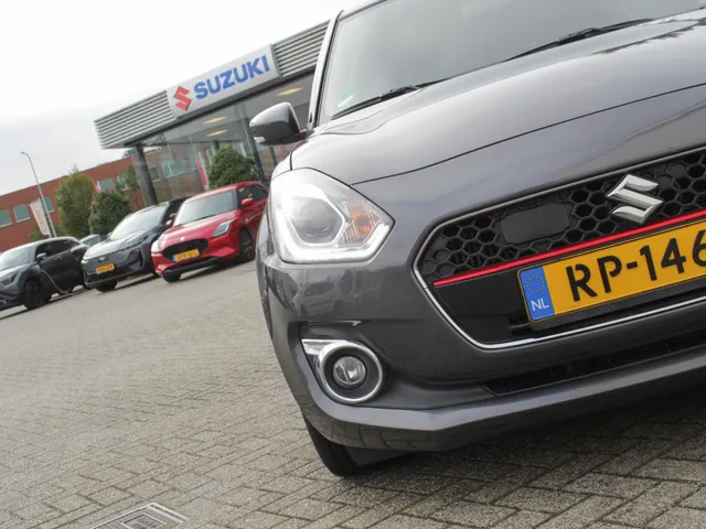 Suzuki Swift 1.0 Stijl Smart Hybrid | Navi | Cruise | Clima | Lm-Velgen