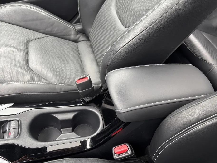 Toyota Corolla Touring Sports 2.0 Hybrid Executive | *1E EIGENAAR | FABRIEKSGARANTIE/ DEALER ONDERH. | PANO/ SCHUIFDAK | APPLE CARPLAY/ ANDROID AUTO | NAVI | CAMERA | VOL. LEDER | JBL SOUND | STOELVERWARMING |