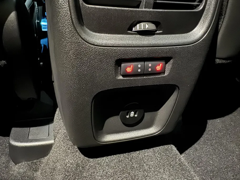 Ford Kuga 2.5 PHEV ST-Line X | DIT IS EEN VOORRAADAUTO! | Panoramadak | Elek. Trekhaak | 19' Wielen | Matrix LED Koplampen |