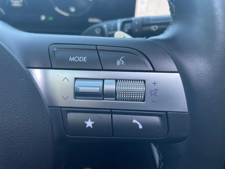 Hyundai Kona 1.6 GDI HEV Premium Sky *Automaat*Navi+360Camera*Schuif/kanteldak*Climate Control*Stoeverwarming/ventilatie*Adapt. Cruise Control*VOL OPTIES!
