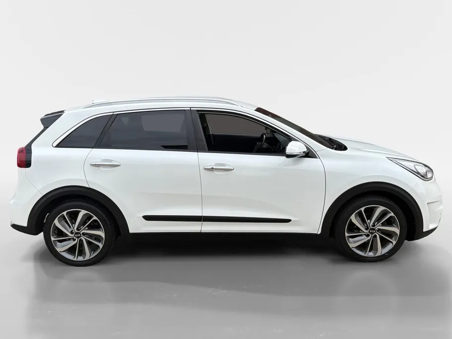Kia Niro 1.6 GDi Hybrid ExecutiveLine | Trekhaak | Stoel verwarming en koeling | Lederen bekleding | Navigatie | Dodehoek detectie | Apple Carplay / Android Auto | Verbruik 1 op 20!