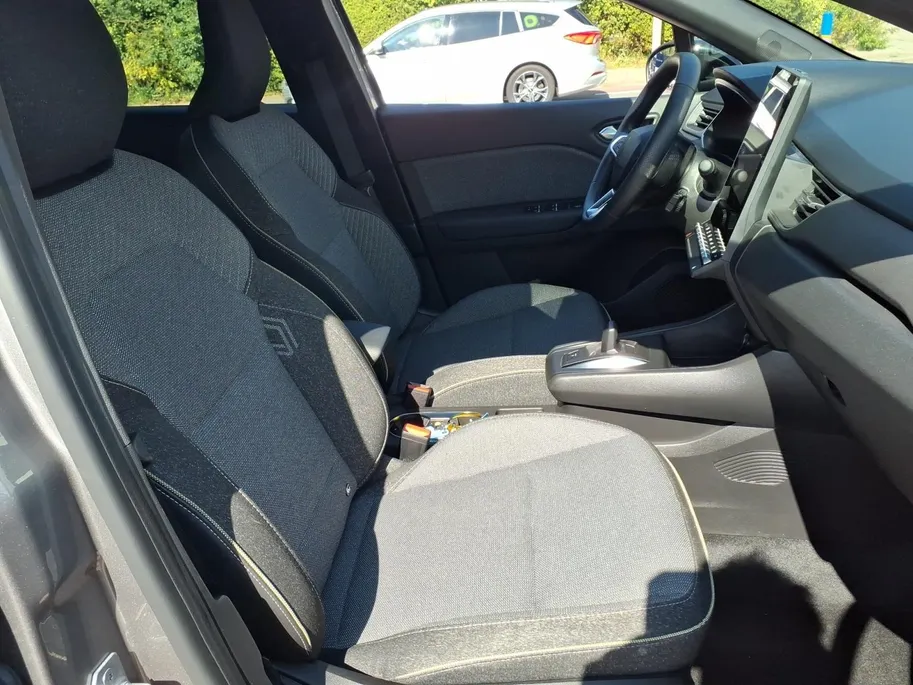 Renault Captur 1.8 E-Tech full hybrid 160 techno Automaat| Navi | Airco | 1 jaar Garantie