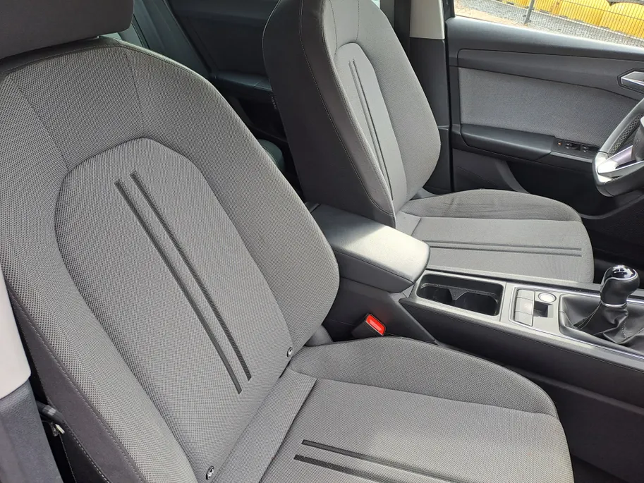 SEAT Leon 1.0 TSI Style Business Intense | Cruise control adaptief | Navigatie | LM Velgen | Apple Carplay/Android Auto | Achteruitrijcamera | airco automatisch