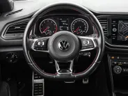 Volkswagen T-Roc 1.5 TSI 150pk Sport Business R · Panoramadak · Camera · Standkachel · Stoelverwarming · Navigatie · 19' Velgen · Elek. Inklapbare Spiegels ·