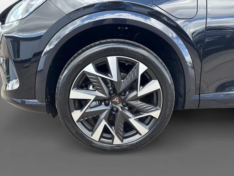 CUPRA Formentor 1.5 - 204PK TSI e-Hybrid Business Automaat | NIEUWE AUTO | Elektrisch Wegklapbare Trekhaak | Schuif/Kantel Dak | Digital Cockpit | Camera | Parkeersensoren | Stoelverwarming | Stuurwielverwarming | Apple CarPlay/Android Auto |