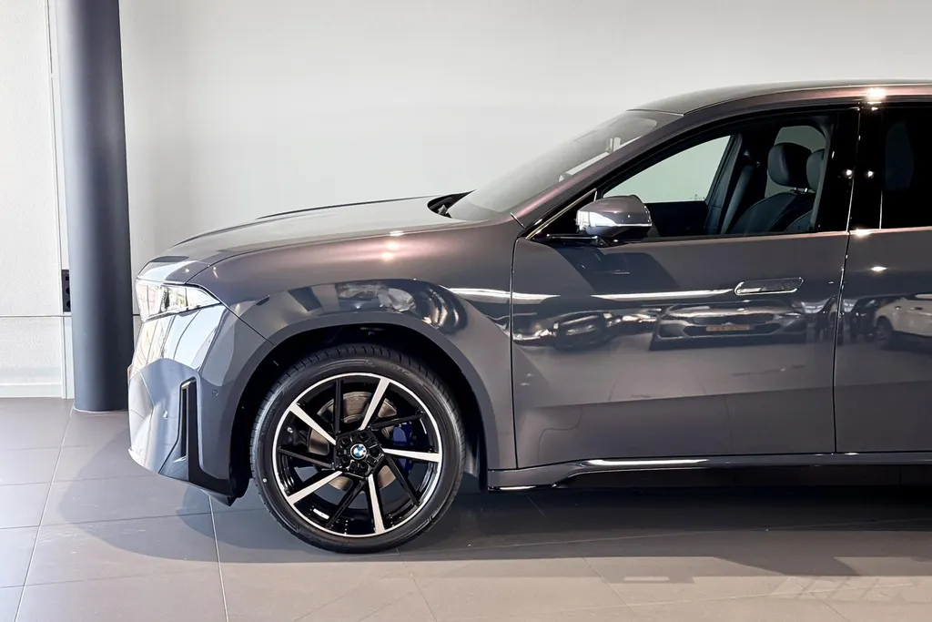 BMW iX3 50 xDrive 113 kWh