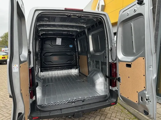 Renault Master Nieuw Model T35 2.0 dCi 150PK L2H2 Advance | NAVI | CAMERA | CLIMAT CONTROL | PARK. SENSOREN