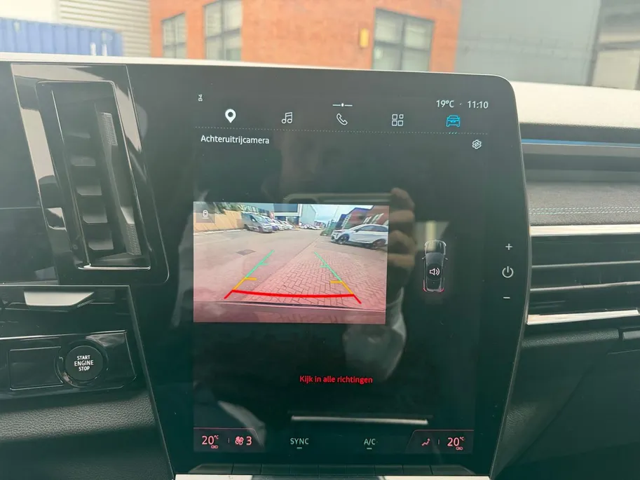 Renault Austral 1.2 E-Tech full hybrid 200 iconic | Cruise & Climate Control | Camera | Navigatie | Apple Carplay & Android Auto | Parkeersensoren | LMV | 12 Maanden BOVAG Garantie