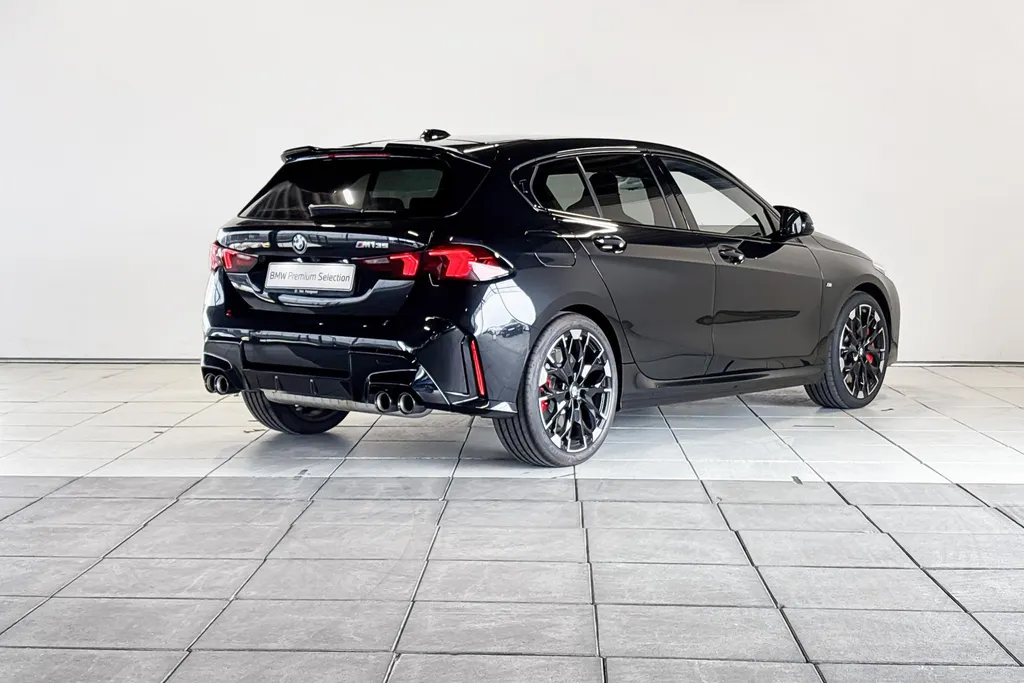 BMW 1 Serie M135 xDrive M Sportpakket Pro Premium Pack