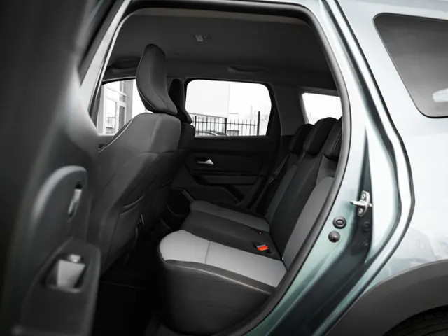 Dacia Duster 1.0 TCe 100 ECO-G Extreme | Stoelverwarming voor | 360 graden camera | Navigatie | Climat Control |
