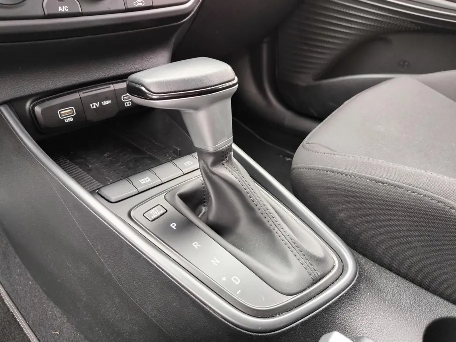 Hyundai Bayon 1.0 T-GDI Comfort | Als nieuw! | Automaat | Carplay! | Incl. 12 maanden garantie, APK, Onderhoudsbeurt etc. Premiumpakket gratis! |