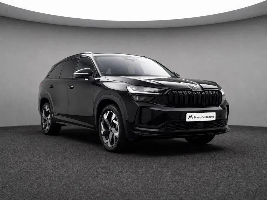 Škoda Kodiaq Sportline Business 1.5 TSI PHEV 150 kW / 204 PK | Black Magic | 19'' tirsuli aero velgen | Trekhaak wegklapbaar | 2000,- inruilvoordeel