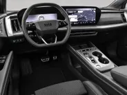 Audi Q4 Q4 S edition performance 82 kWh 286 PK · Glazen panoramdak · Trekhaak elek. wegklapbaar · Optiekpakket zwart