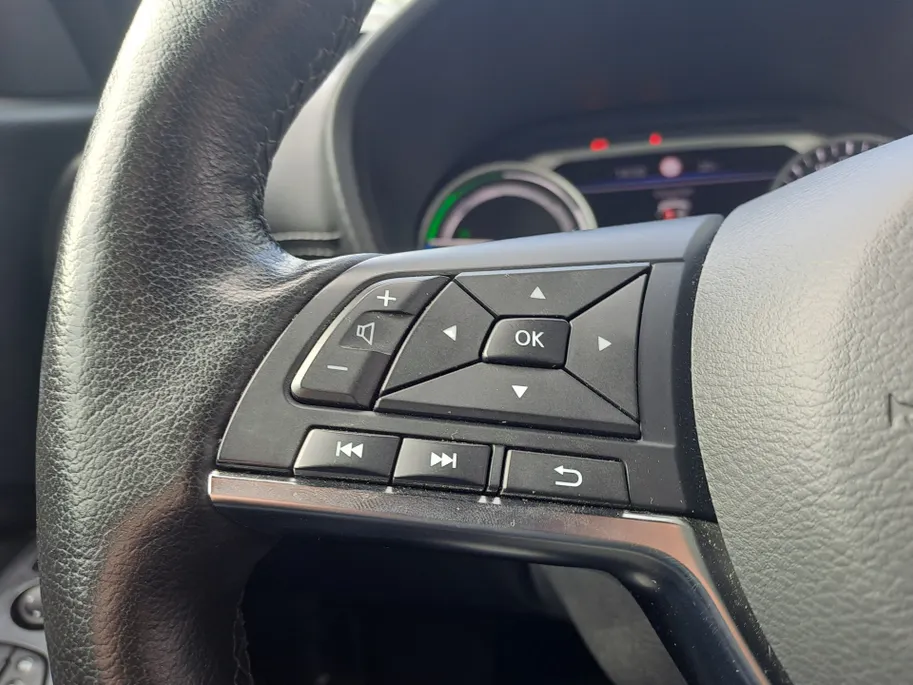 Nissan Juke 1.6 Hybrid N-Connecta |  Apple Carplay/Android Auto | Automaat | Cruise | Camera | Voorstoelen verwarmd | Stuur Verwarmd | Voorruit Verwarmd | ECC