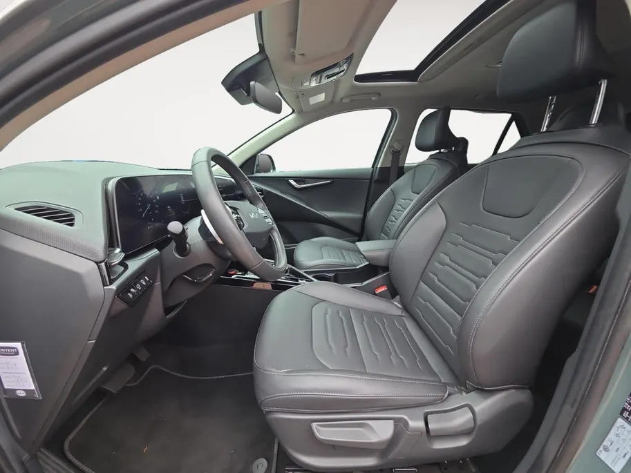 Kia Niro 1.6 GDi Hybrid DynamicPlusLine | Dealer onderhouden | Open dak | Lederen bekleding | Trekhaak | Stoelverwarming | Apple CarPlay & Android Auto | Dodehoek Detectie | Fabrieksgarantie t/m 6-2031 |