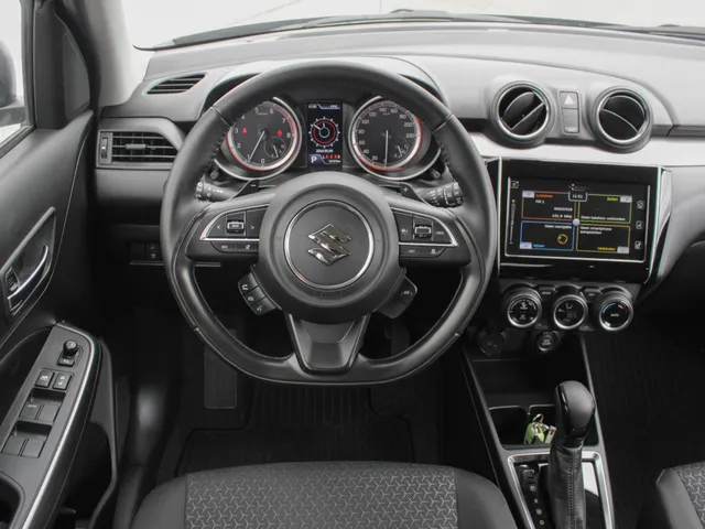 Suzuki Swift 1.2 Style Smart Hybrid Automaat | Navi | Adap. Cruise | Clima | Camera | Lm-Velgen