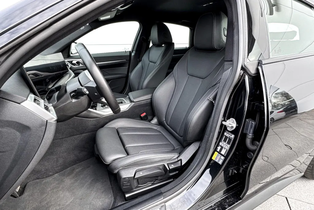 BMW i4 eDrive35 70 kWh
