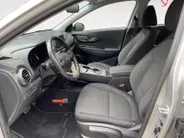 Hyundai Kona EV Comfort 64 kWh | Warmtepomp | 100% SOH | Adaptive cruise control | Apple Carplay & Android Auto | Achteruitrijcamera | Parkeersensoren achter | Keyless entry | DAB radio |