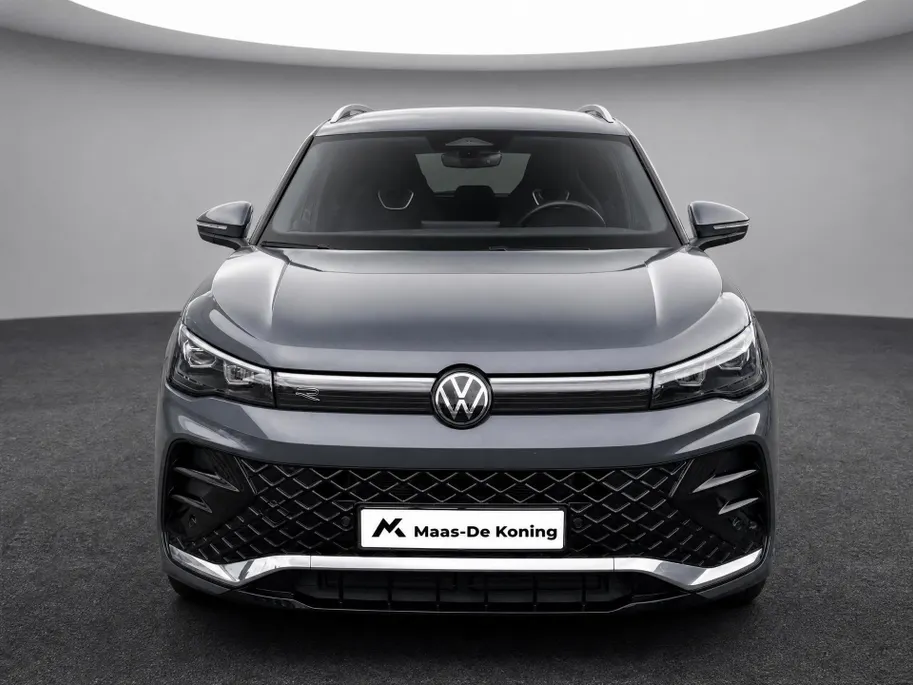 Volkswagen Tiguan 1.5 eTSI 150pk R-Line Business · Camera · Wegklapbare Trekhaak · Apple/Android Car Play · P-Sensoren · Massage · 19'' Inch · Garantie t/m 13-06-2029 of 100.000km