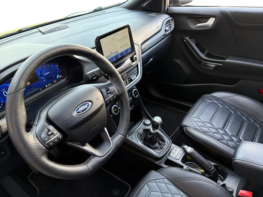 Ford Puma 1.0 EcoBoost Hybrid ST-Line Vignale | Afneembare Trekhaak | Panorama Dak | Stoel/Stuur/Voorruitverwarming | Adaptieve Cruise control | Lichtmetalen Velgen |