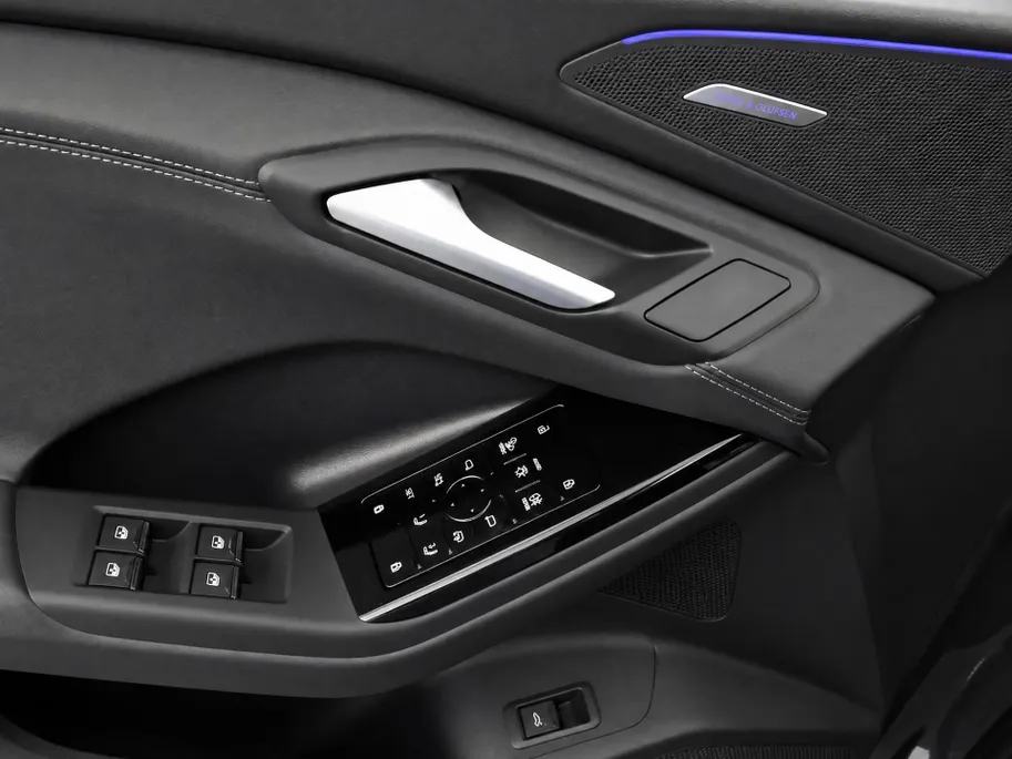 Audi Q6 e-tron Sportback S edition performance 100 kWh 306pk · SOH 97,5% · Panoramadak · 360 Camera · Wegklapbare Trekhaak · Bang & Olufsen · Leder · Warmtepomp · Head-Up · 20'' Inch · Garantie t/m 17-09-2030 of 100.000km