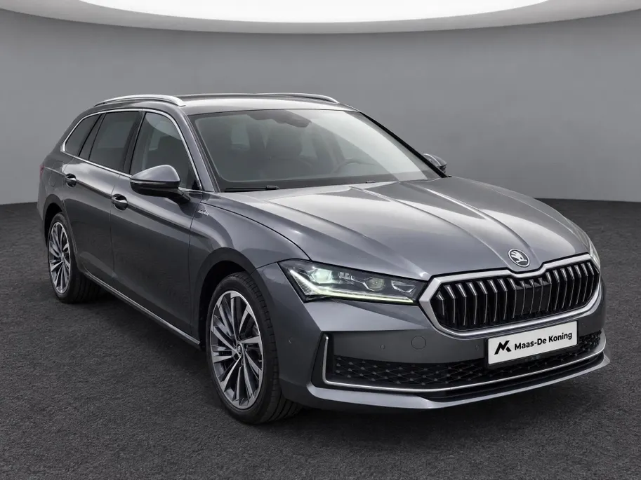 Škoda Superb Combi 1.5TSI 160kW/218PK PHEV Laurin & Klement · Trekhaak · 360°Camera · Canton sound · Apple/Android Car Play