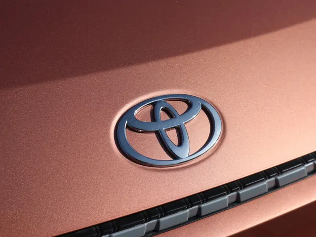 Toyota Aygo X Hybrid 115 pulse Bi-Tone | Easy Pack