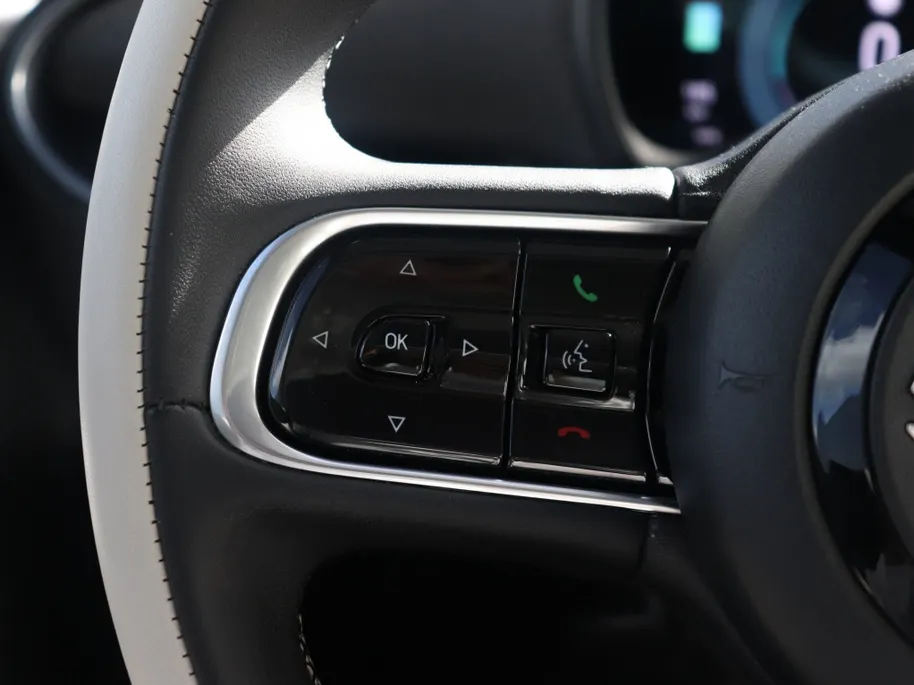 Fiat 500e 3+1 La Prima 42 kWh | Pano | Winter | JBL | 17'