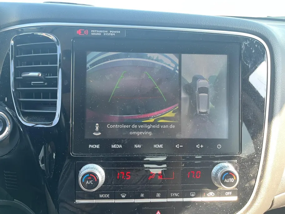 Mitsubishi Outlander 2.4 PHEV autom. Intense+ NL Auto | Pano dak | Trekhaak | LED | Alcantara | Blind Spot | Stoel-/stuurverwarming | etc.