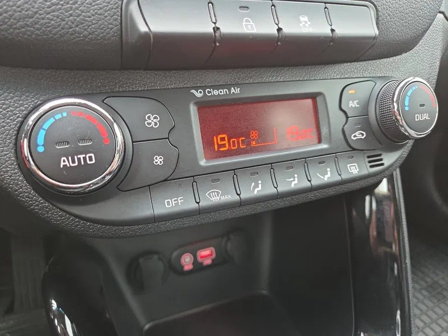Kia cee'd 1.6 GDI DynamicLine | 1e Eigenaar | Dealeronderhouden | Camera | Navigatie | Cruise Control | 12 Maanden BOVAG Garantie |