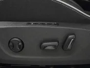 Škoda Enyaq iV 60 180pk Sportline · Camera · Elek. Voorstoel · Elek. Achterklep · Apple/Android Car Play · Stoel-& Stuurverwarming · P-Sensoren · 21'' Inch ·