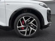 Audi Q6 e-tron S edition performance 100 kWh 306pk · Panoramadak · 360 Camera · Wegklapbare Trekhaak · Elek. Voorstoel · 21'' Inch · Garantie t/m 11-05-2031 of 100.000km