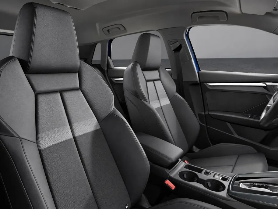 Audi A3 TFSI Advanced edition 116 PK MMI experience plus · Optiekpakket zwart plus · Privacy glas